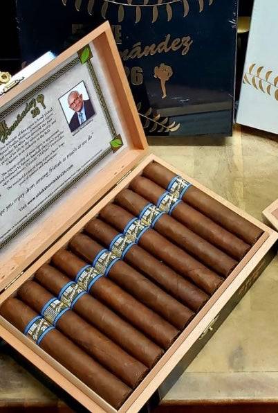 [Gold Label Selection Maduro Churchill][eldukehernandez26]